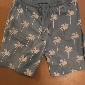 Men’s loose comfy shorts